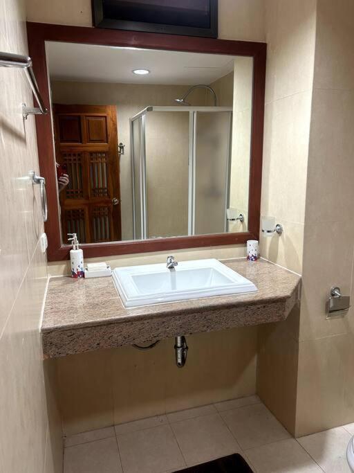 Baan Klang Condo In Central HHQ Esterno foto